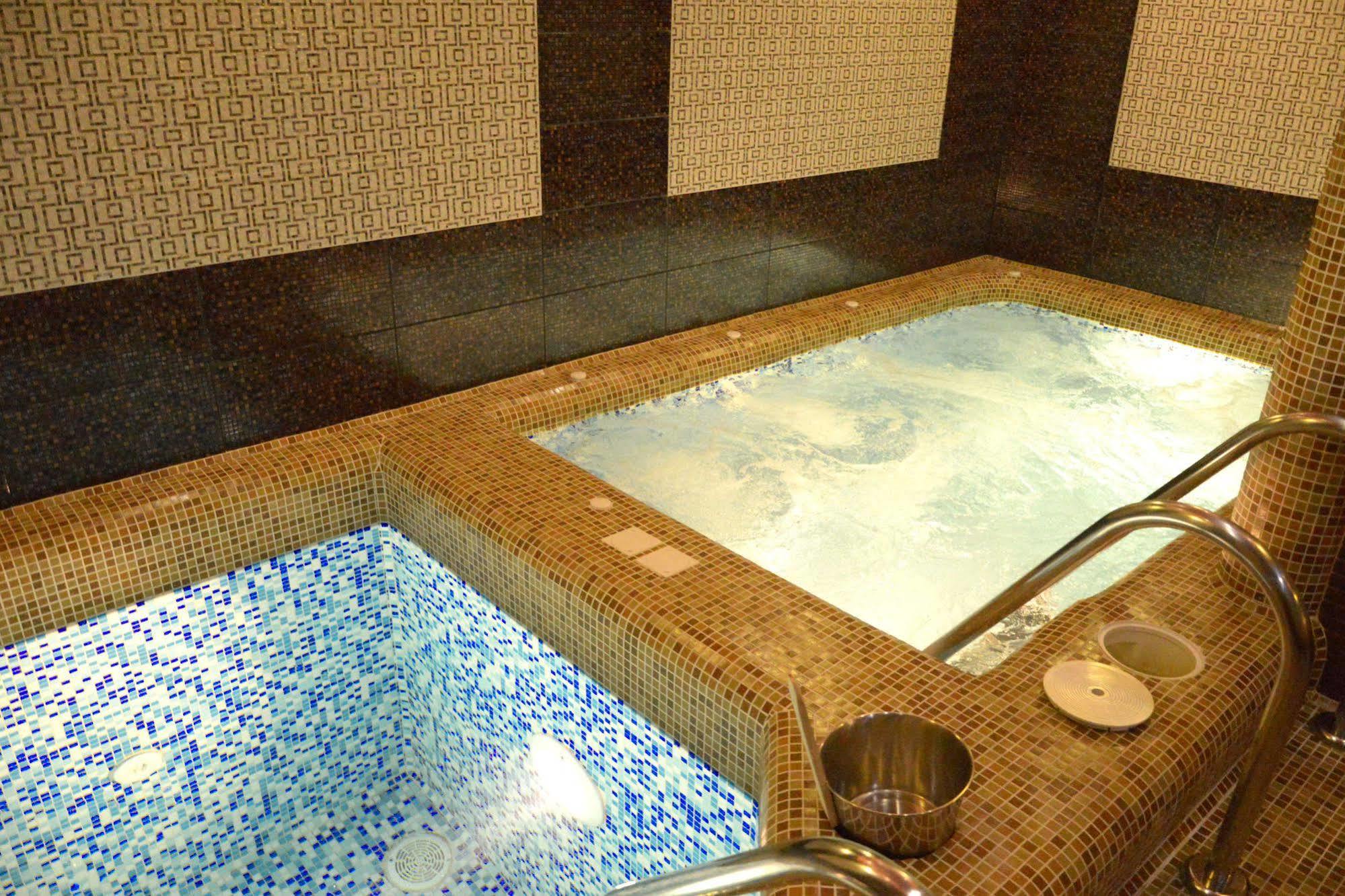 Hotel Fortuna Lviv Luaran gambar