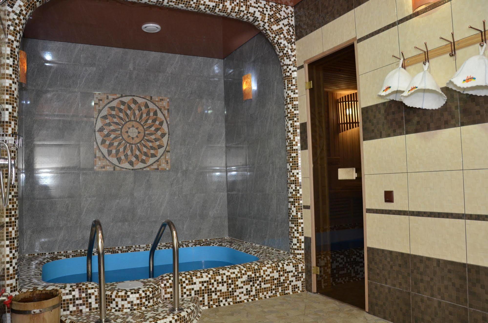Hotel Fortuna Lviv Luaran gambar